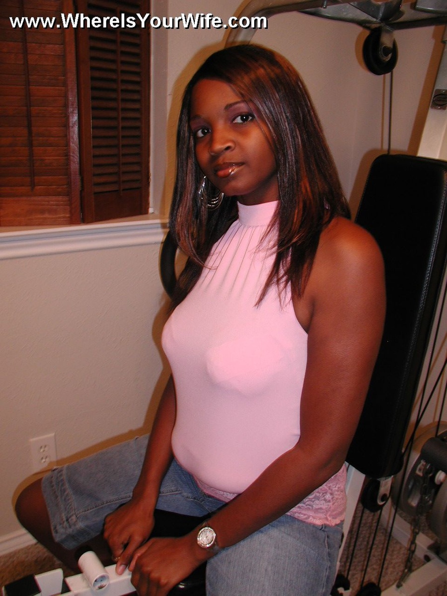 Check out hot ebony wife seductively showin - XXX Dessert - Picture 2