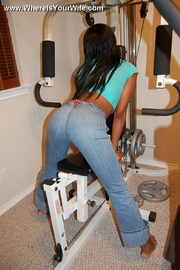 Super sexy black babe exposes her perfect body and taking a shower.