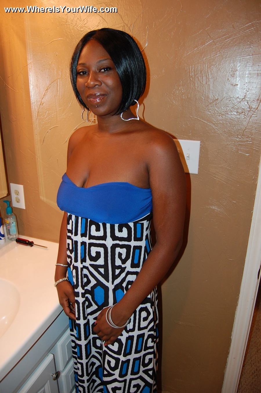 You can't stand this busty ebony wife with  - XXX Dessert - Picture 1