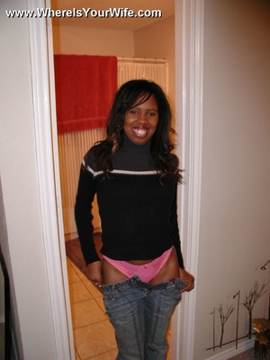 Super hot petite ebony housewife strips  - Picture 1