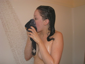 Sweet Riley all wet and completely naked - Picture 8