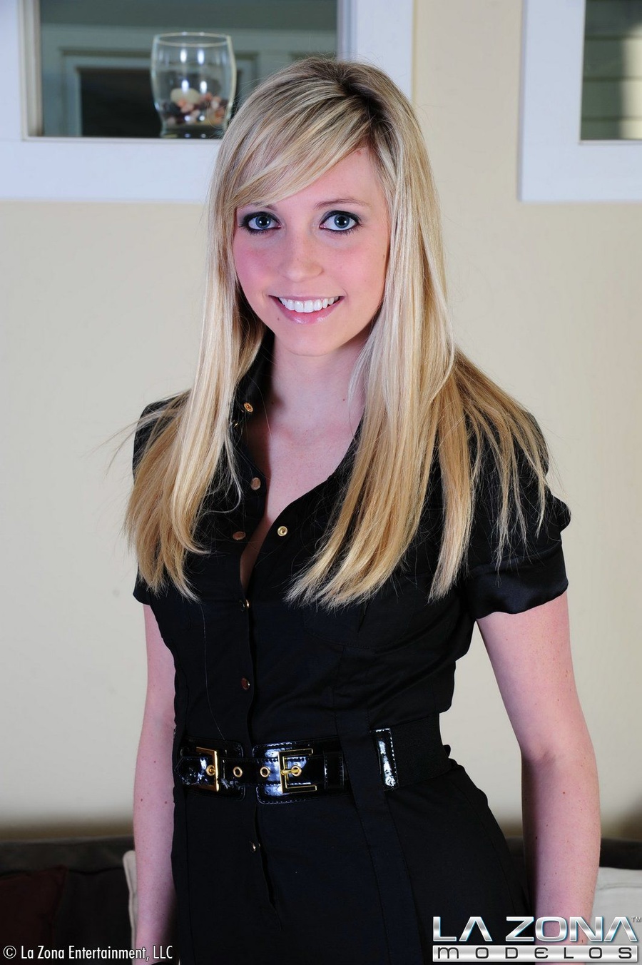 Madison gives you a sultry look as she slid - XXX Dessert - Picture 2
