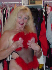 Cougar Ruth from United States Trying On Undies