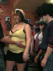 The three slender guys and the three fat chicks get wild - Picture 6