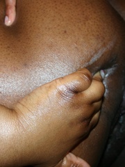 The dark skin on Jolpe stands out when she's oiled up, - Picture 12