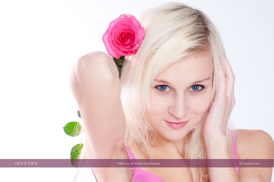 Randy blonde teeny slut displays her gorgeo - XXX Dessert - Picture 10