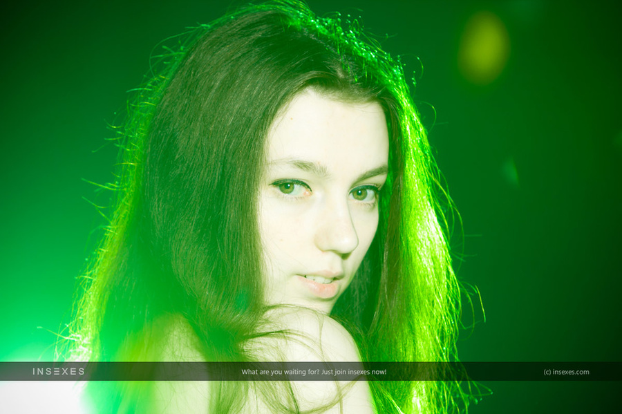 Brunette beauty exposing her gorgeous body  - XXX Dessert - Picture 18