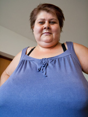 This mature bbw need a huge bra to hide her - Picture 4