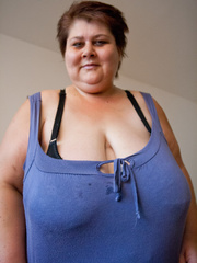 This mature bbw need a huge bra to hide her - Picture 7