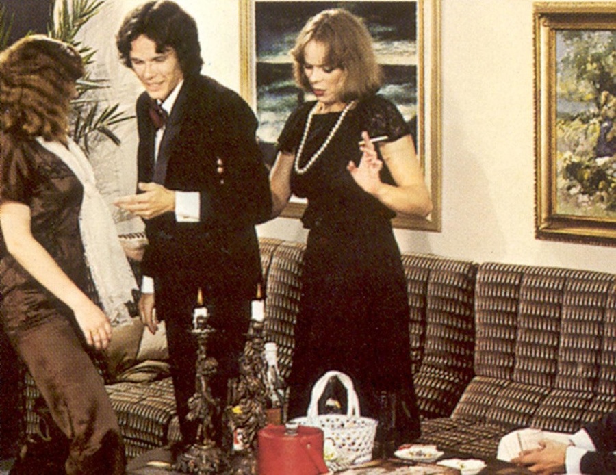 Hot blonde T-girl in stockings takes a cums - XXX Dessert - Picture 1