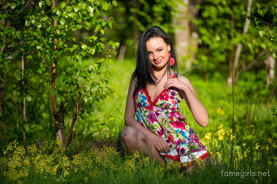 Mischievous cool babe drops short dress to  - XXX Dessert - Picture 1