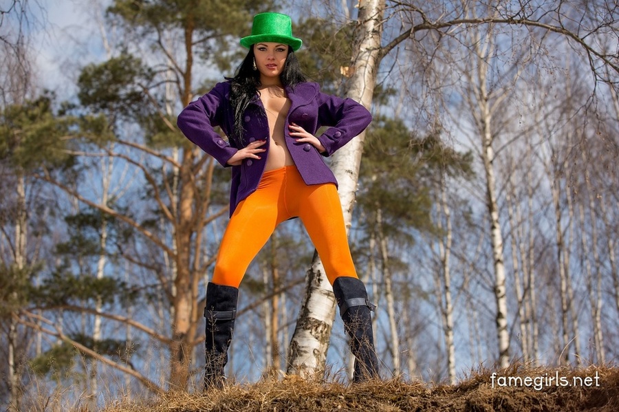 Cute sex model dressed in flashy chick clot - XXX Dessert - Picture 7