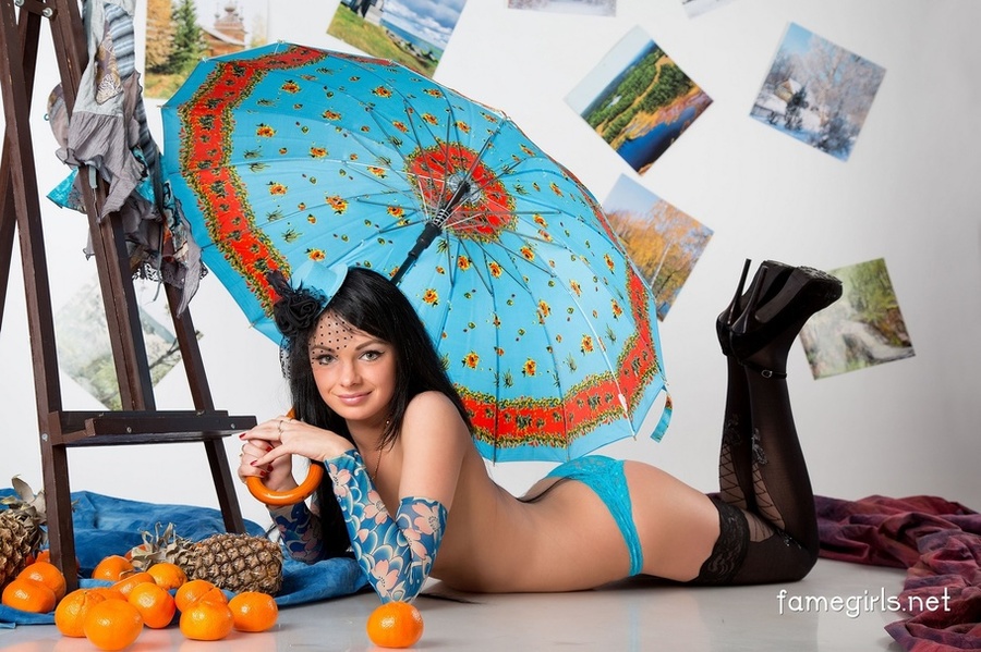Pretty young sex model takes seductive and  - XXX Dessert - Picture 2