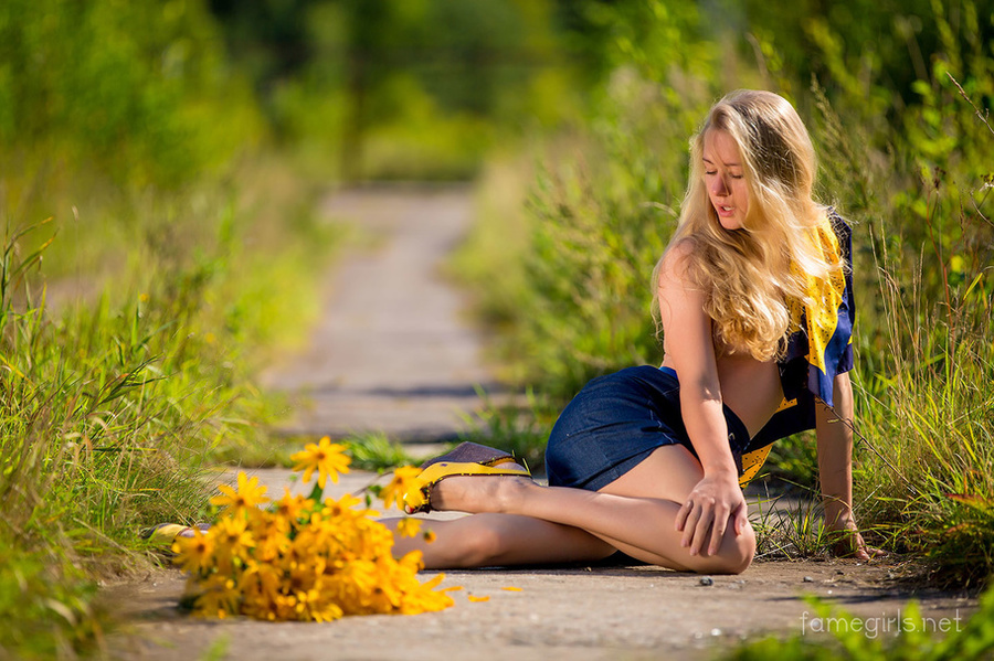 Cute damsel shows off her sexiness and swee - XXX Dessert - Picture 5