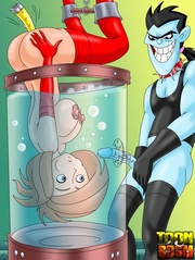 Dr. Drakken binds Kim and screws her pussy and asshole using big dick and dildo