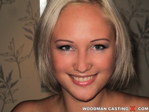 Hot close-ups of blonde girls form porn castings - Picture 11