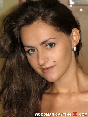 Enjoy close up pics of smiling brunette teen girls - Picture 12