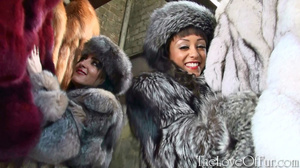 Hot chicks in silver fox coats and hats - XXX Dessert - Picture 7