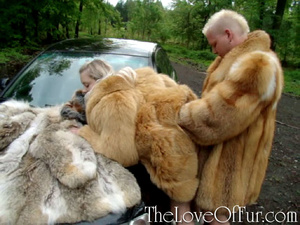 Horny dude in a fox fur coat drilling ha - Picture 3