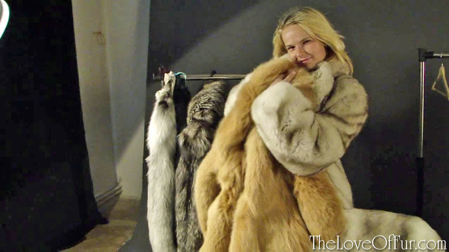 Nasty blonde teen sees such amount of fur c - XXX Dessert - Picture 9