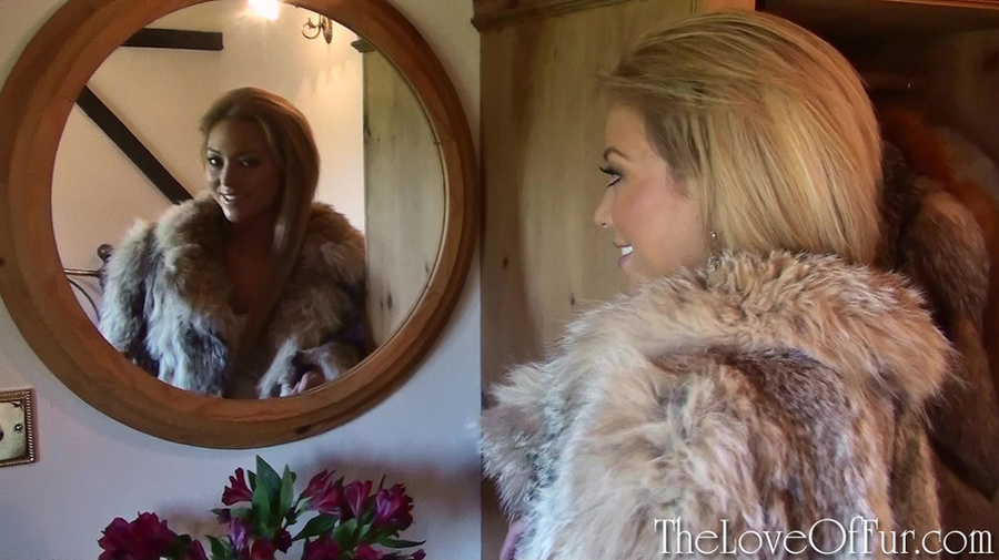 Breathtaking swarthy babe relaxing n fur co - XXX Dessert - Picture 4