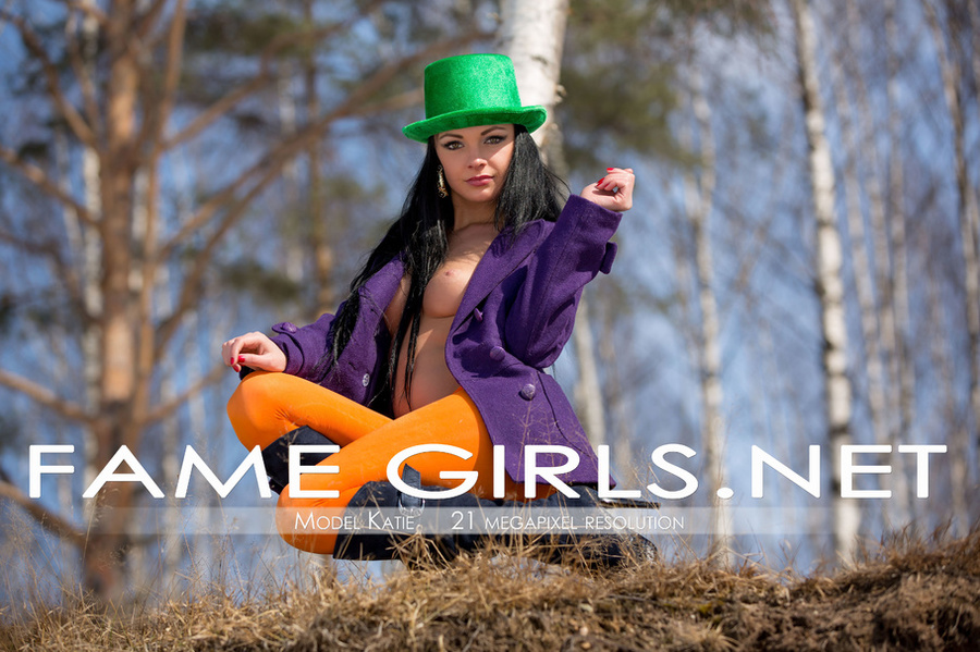 Brunette beauty Katie loves exposing her ni - XXX Dessert - Picture 3