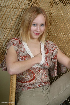 Busty blonde teen enjoys fingering her twat - XXXonXXX - Pic 4