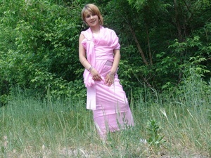 Blonde teeny unwrap a pink sari to pose nude in the forest - Picture 6