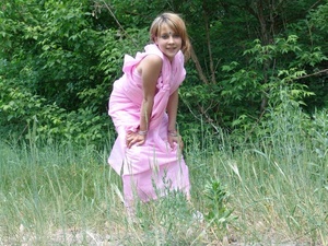 Blonde teeny unwrap a pink sari to pose nude in the forest - Picture 7