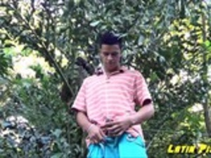 Crazy pictures with latino lads pissing on themselves - Picture 2