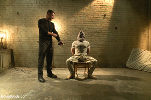 Guy in sweet pain as he is tied and shoc - Picture 1