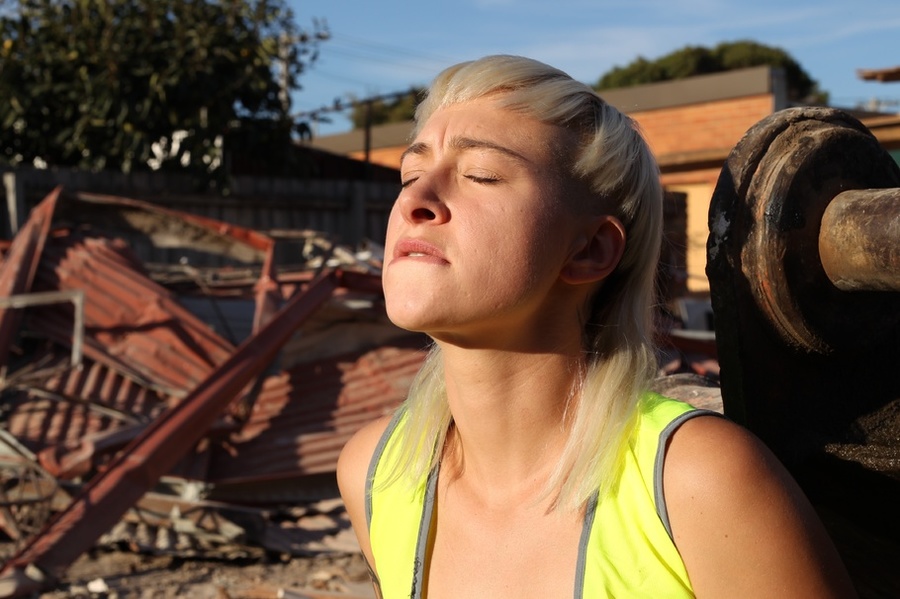 Slim cute blonde at dump site shows off spi - XXX Dessert - Picture 11