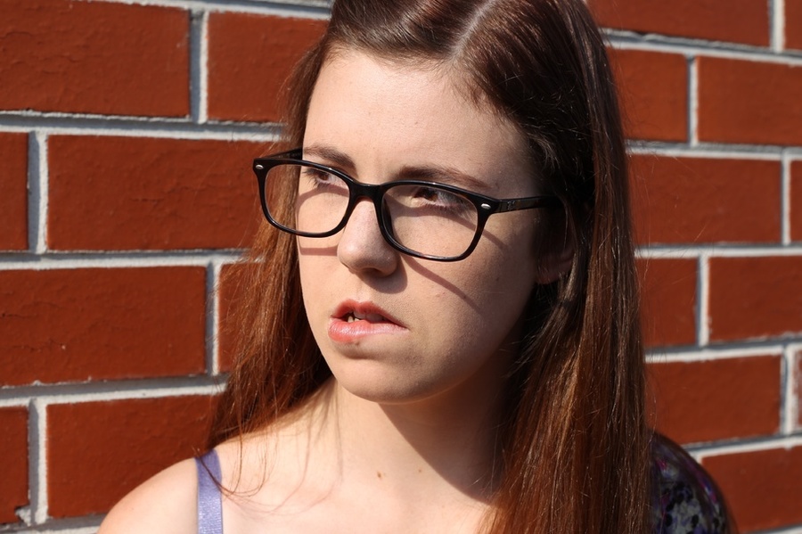 Damsel in glasses coming from shopping stop - XXX Dessert - Picture 2