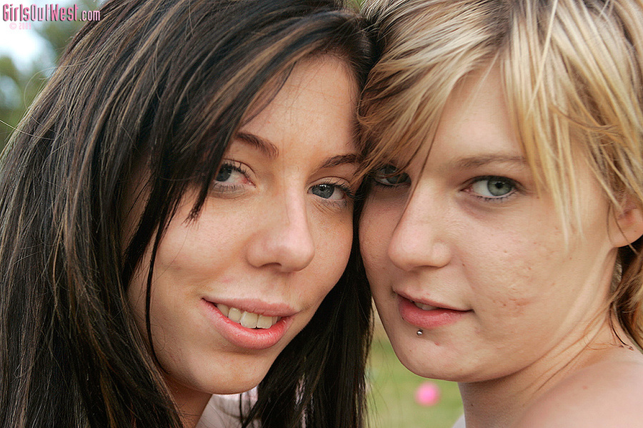 Hot damsels sun themselves in the backyard  - XXX Dessert - Picture 14