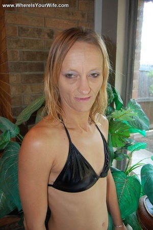 Blonde mature whore in bikini and high h - XXX Dessert - Picture 1