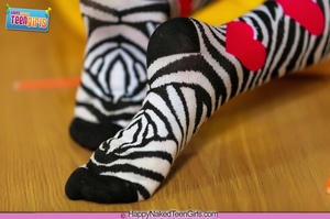 Tattooed girl in dreadlocks and colorful socks go nude to use white toy on cunt - Picture 12