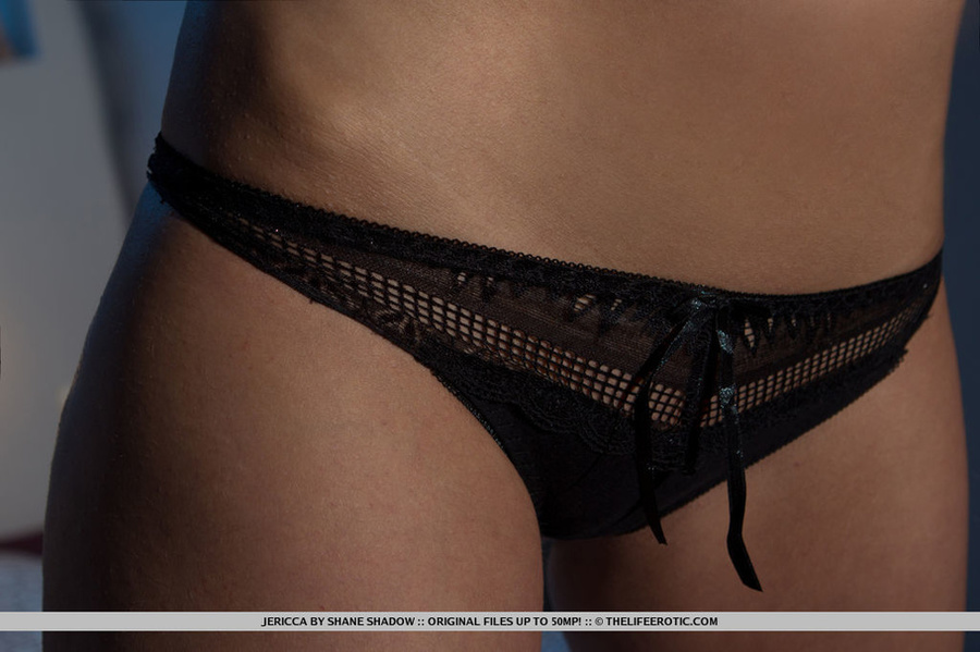 Brunette in a black bra and thong does a re - XXX Dessert - Picture 5