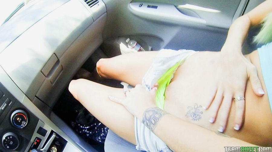 Blonde cutie in a blue T-shirt gets her pus - XXX Dessert - Picture 2