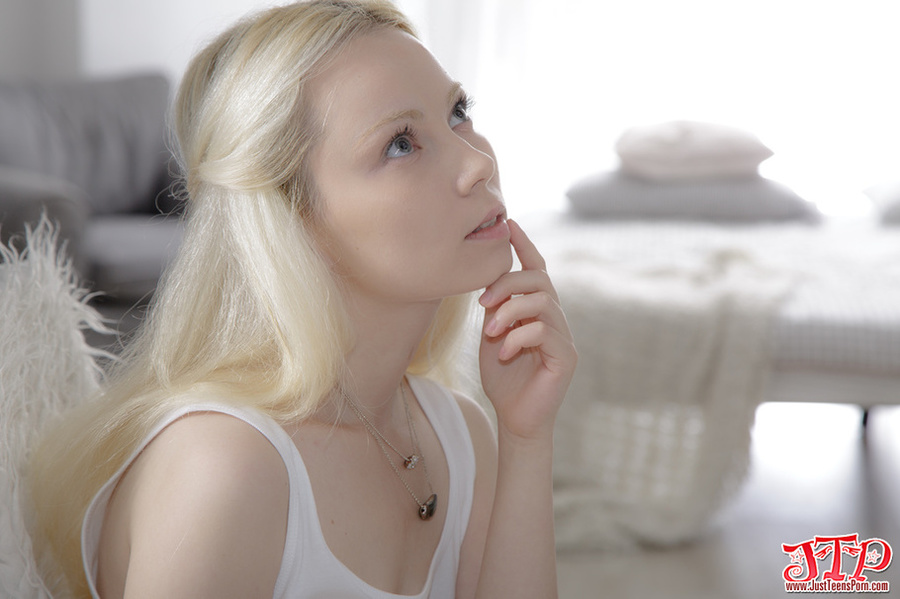 Bored cute blonde in white gets dick to suck before hot energetic pussy banging - XXXonXXX - Pic 1