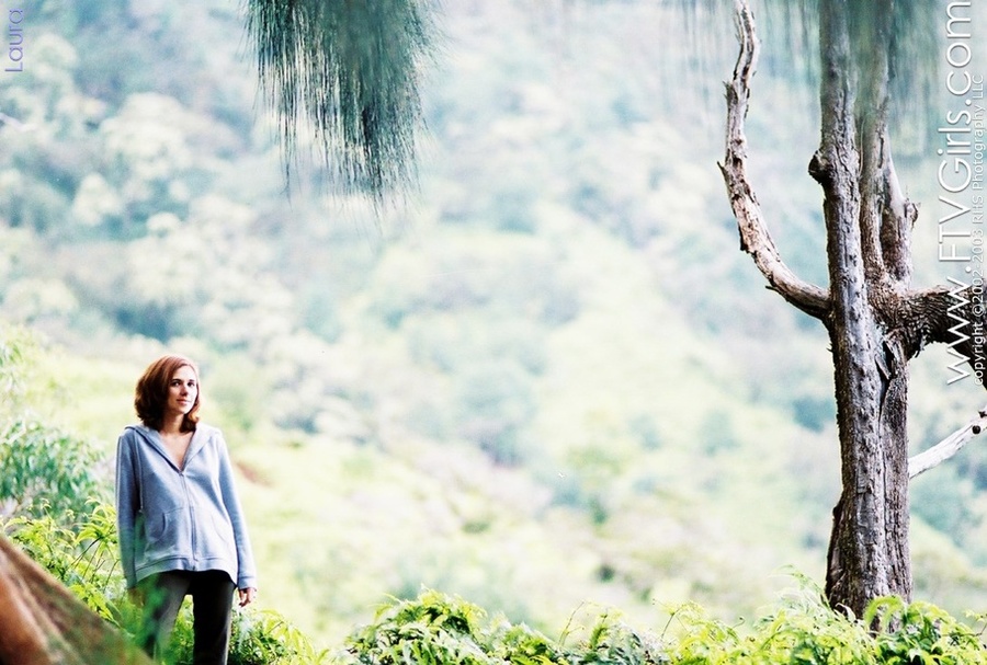 First time Laura public nudity - XXX Dessert - Picture 15