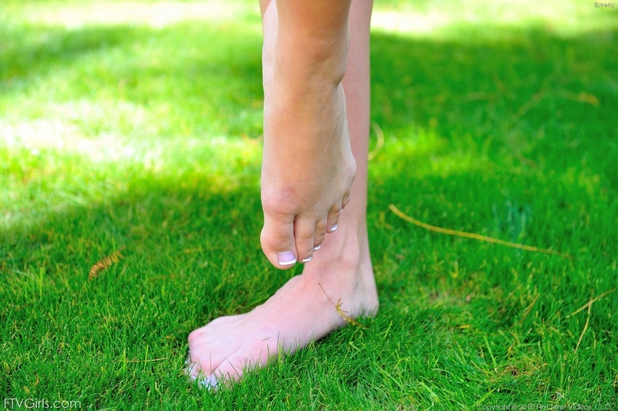 Big tits Estrella public nudity - XXX Dessert - Picture 9