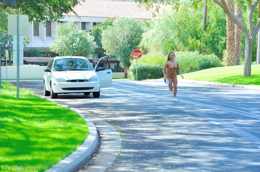 Glamour model Kiera foot fetish scenes - XXX Dessert - Picture 4