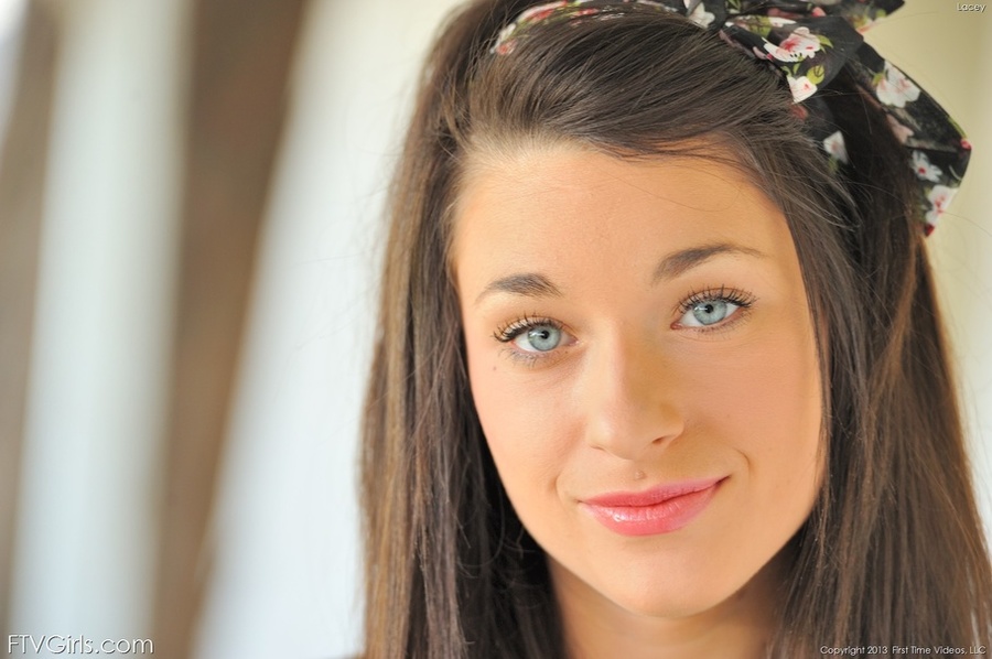 Teen Lacey erotica - XXX Dessert - Picture 3