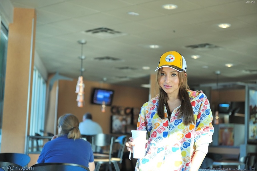 21 yo Veronique Vega teen - XXX Dessert - Picture 1