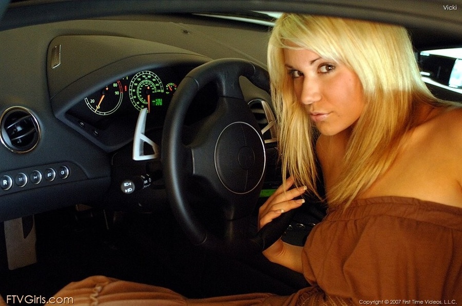 First time Vicki FTV exclusive - XXX Dessert - Picture 15