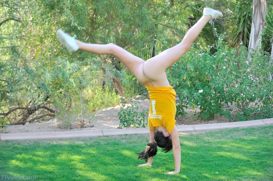 Small tits Tasha foot fetish scenes - XXX Dessert - Picture 7