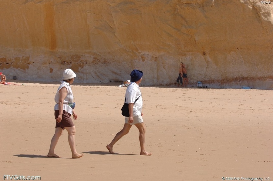 Teen Alyssa upskirt in public - XXX Dessert - Picture 13