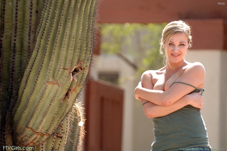 20 yo Tricia rabbit - XXX Dessert - Picture 10