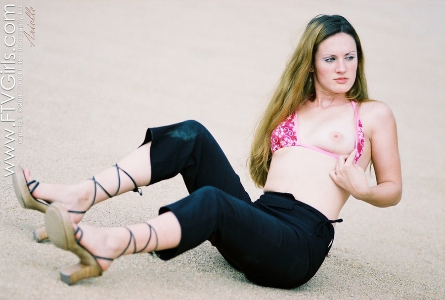 First time Arielle FTV exclusive - XXX Dessert - Picture 7