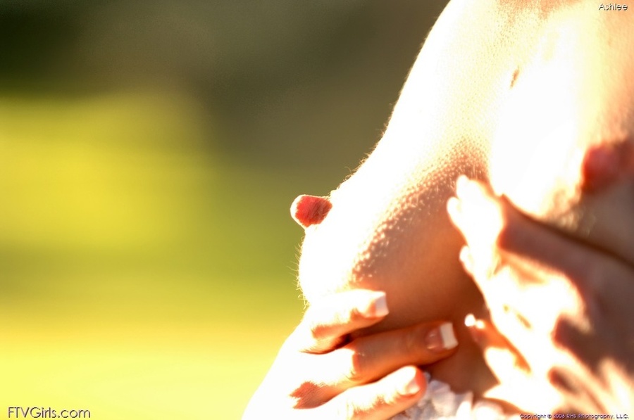 Teen Ashley Roberts multi-toy penetration - XXX Dessert - Picture 16